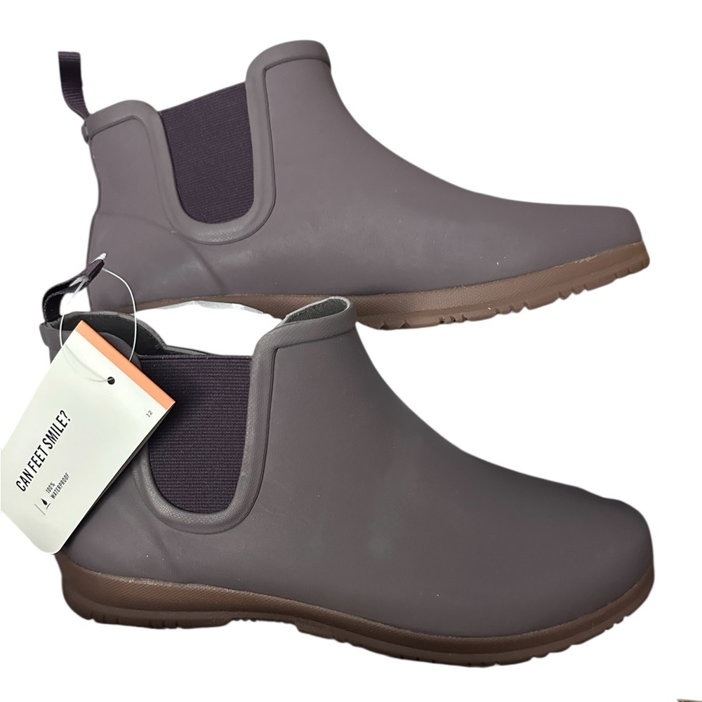 Bogs SweetPea Chelsea Waterproof Boots - Never worn Orchid (Purple brn) Wide